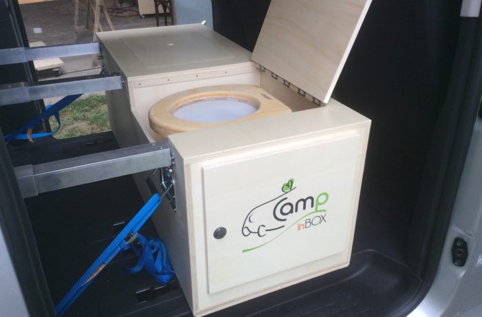 campinbox-caisson avec toilettes sèches dans Pro Ace