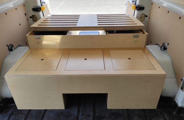 campinbox-aménagement fourgon avec assise intérieure-3